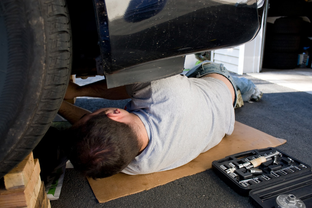 A Guide to Hydraulic Liftgate Troubleshooting in DFW, Texas